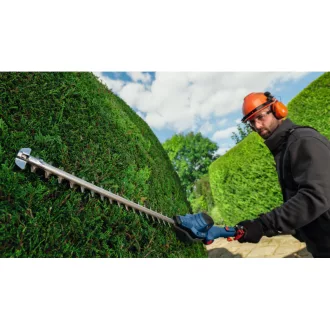   BOSCH Tăietor de gard viu telescopic pe acumulator 200 - 250 cm GHE 18V-50T cu reglaj turație (fără acumulator și încărcător)