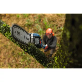   BOSCH Foarfecă telescopică cu acumulator pentru tăiat crengi 240 - 290 cm GKE 18V-25T nr. rev. (fără acumulator și încărcător)