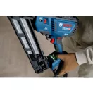 BOSCH Pistol de bătut cuie unghiular cu baterie GNH 18V-64 MD 34° în cutie L-BOXX 238 (fără baterie și încărcător) / 32 - 64 mm