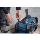 BOSCH Radio/încărcător cu acumulator 12V / 18V GPB 18VH-6 SRC (DAB+, Bluetooth, FM și AUX) IP 54