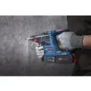 BOSCH Ciocan de găurire cu baterie GBH 18V-22 X în cutie de carton cu mandrină ONE CHUCK (fără baterie și încărcător)