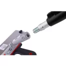 Poate fi înclinat pe o spatulă suplimentară pentru mâner