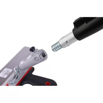 Poate fi înclinat pe o spatulă suplimentară pentru mâner