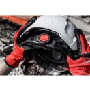 Cască albă MILWAUKEE BOLT™ 200 cu fante de ventilație