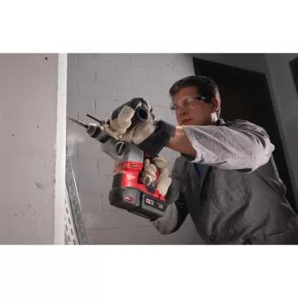   Ciocan combinat fără fir MILWAUKEE HD18 H-402C SDS-plus (2 baterii de 4,0 Ah + încărcător)