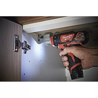   Mașină de găurit cu acumulator MILWAUKEE M12 BDDXKIT-202C (2 x 2,0 Ah baterie + încărcător)
