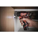 Mașină de găurit cu acumulator MILWAUKEE M12 BDDXKIT-202C (2 x 2,0 Ah baterie + încărcător)