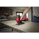 Ferăstrău alternativ fără fir MILWAUKEE M18 FBJS-502 x (2 x baterii de 5,0 Ah + încărcător)