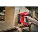 Capsator fără fir MILWAUKEE M18 FNCS18GS-202 x (2 x baterii de 2,0 Ah + încărcător)