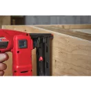 Capsator fără fir MILWAUKEE M18 FNCS18GS-0X (fără baterie + încărcător)