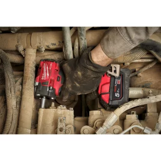  Șofer cu impact MILWAUKEE cu acumulator M18 FIW2F12-502 x (2 x baterie de 5,0 Ah + încărcător)