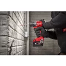 MILWAUKEE Mașină de găurit-înșurubat cu acumulator M18 BLPDRC-202C (2 x 2,0 Ah baterii + încărcător)