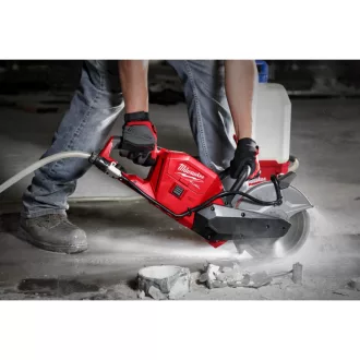   MILWAUKEE Fierăstrău de beton cu acumulator M18 FCOS230-121 (1 x acumulator 12,0 Ah + încărcător)