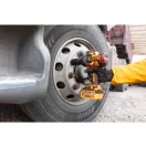 INGCO Șurubelniță cu impact cu acumulator 3/4" 1750 Nm fără perii 20 V (fără acumulator și încărcător)