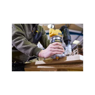 Router DEWALT 900 W D26200