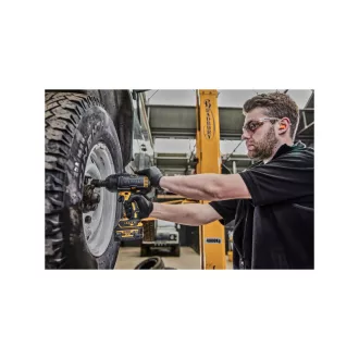   Șofer cu impact DEWALT 18 V fără perie de cărbune (2 x 5,0 Ah baterie + încărcător) DCF900P2G