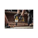 DEWALT Șurubelniță cu impact pe baterie 18 V 1/2" 1626/2372 Nm (2 x 5,0 acumulator + încărcător) în cutie TSTAK