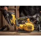 DEWALT Ferăstrău circular fără fir 18 V fără perie de cărbune (2 baterii de 5,0 Ah + încărcător) DCS565P2