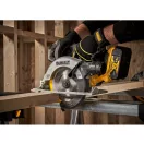 DEWALT Ferăstrău circular fără fir 18 V fără perie de cărbune (2 baterii de 5,0 Ah + încărcător) DCS565P2