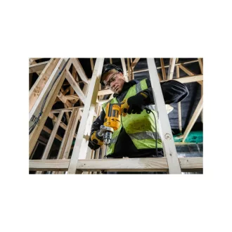 Burghiu cu impact DEWALT 700 W DWD024K