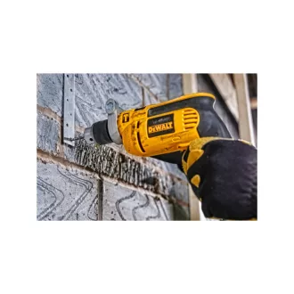 Burghiu cu impact DEWALT 700 W DWD024K