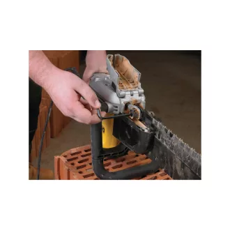 Ferăstrău aligator DEWALT 1700 W DWE398