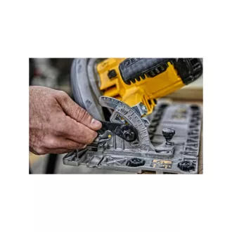Ferăstrău circular DEWALT 1600 W DWE576K