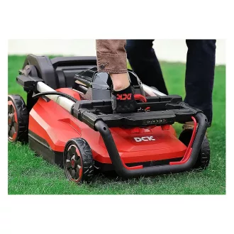   DCK Mașină de tuns iarba autopropulsată cu acumulator, 550 mm, 58 V fără perii de carbon (1 x acumulator 6,0 Ah + încărcător)