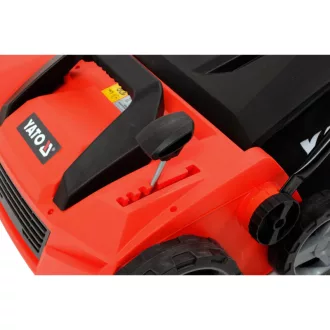 Aerator de gazon YATO 1800 W